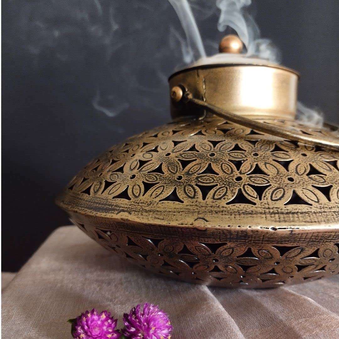 Brass Incense Burner with Smoke - Elegant Bronze Aromatherapy Accessory